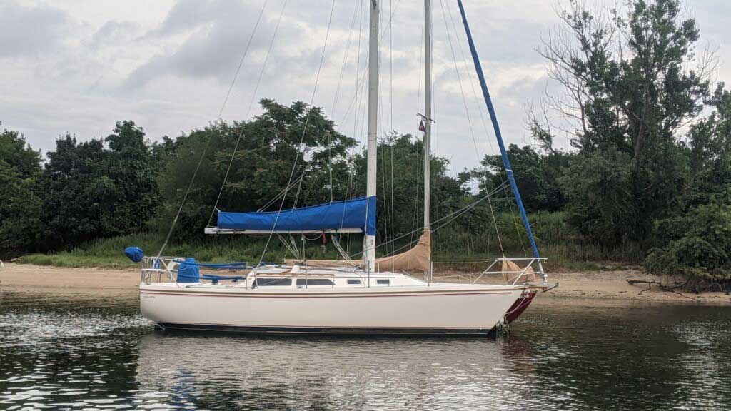 Custom sail pack on a Catalina 30 by Kate's Custom Sewing
